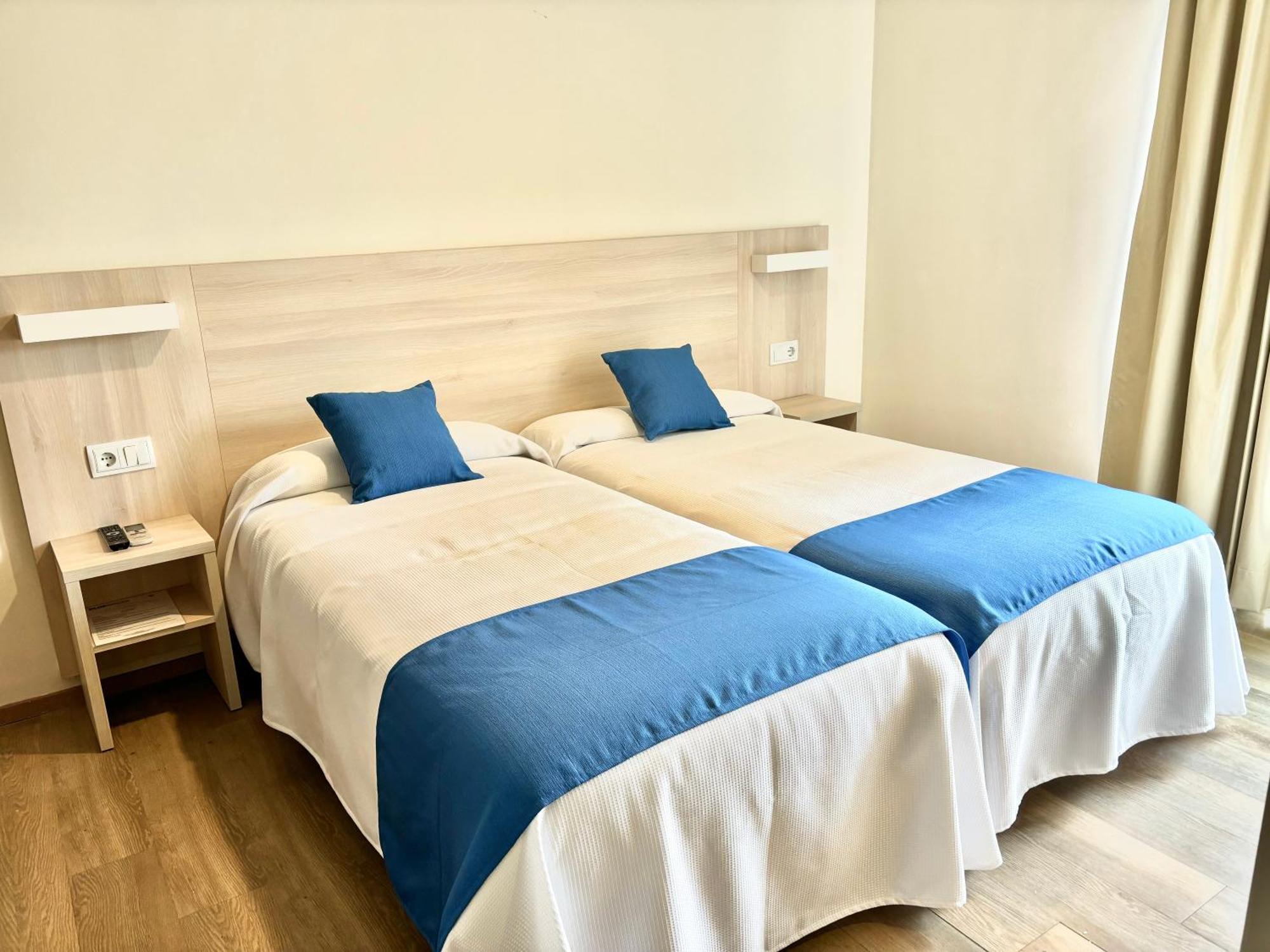 Bluewater Hotel Colonia de Sant Jordi ภายนอก รูปภาพ